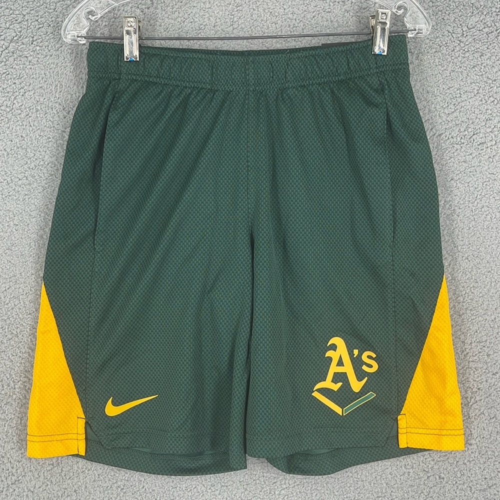 Nike Oakland A’s green & yellow shorts elastic waist pockets mens small baseball